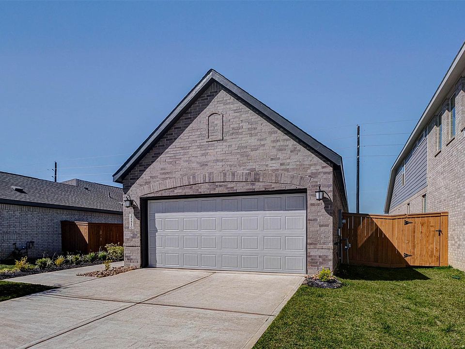 1st image of 27410 Sweetwater Bay Dr