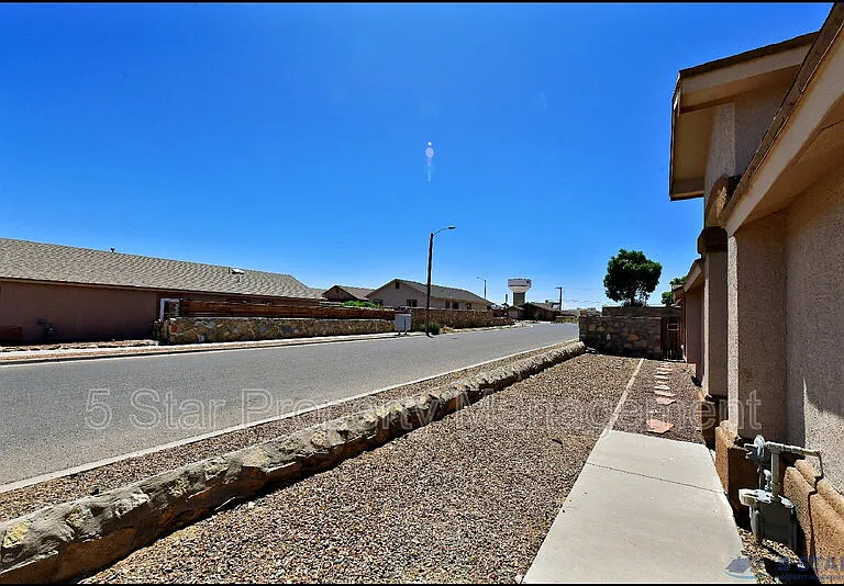 12976 Enrique Gomez Ln — Photo 46