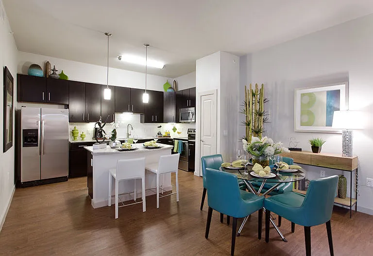 Lakeshore Pearl — Photo 18