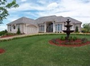 3325 S Ridge View Dr, Independence, MO 64057