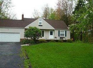 34253 White Rd, Willoughby Hills, OH 44092
