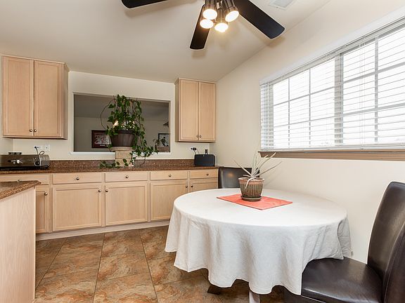 4th image of 31602 Kline Cir