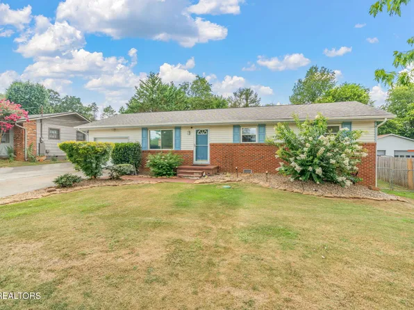 3523 Brookfield Ln, Maryville, TN 37803