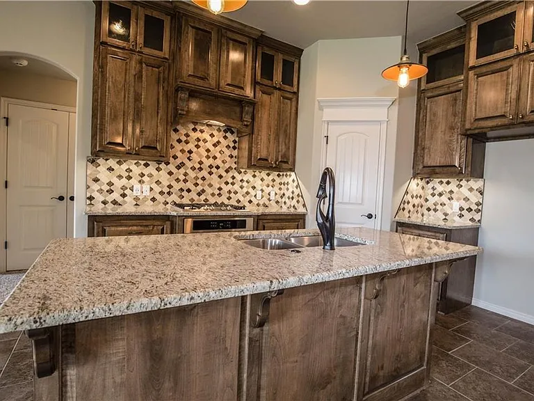 8701 SW 66th Pl — Photo 5