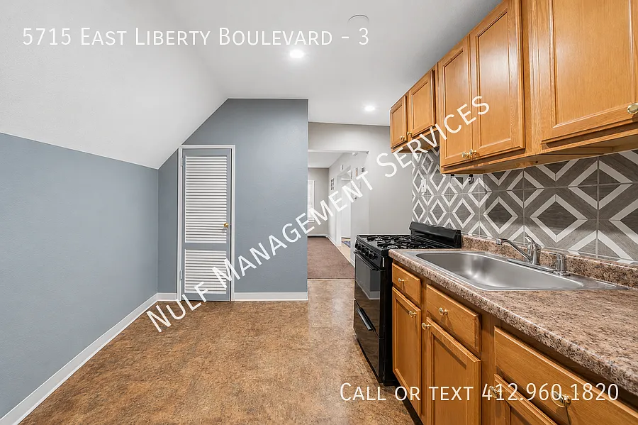 5715 E Liberty Blvd #3