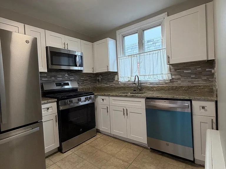 8523 Mansfield Ave #2 — Photo 6