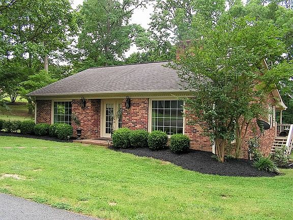 2nd image of 113 N Oakwood Dr