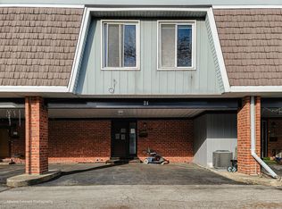24 Cour Saint Tropez, Palos Hills, IL 60465
