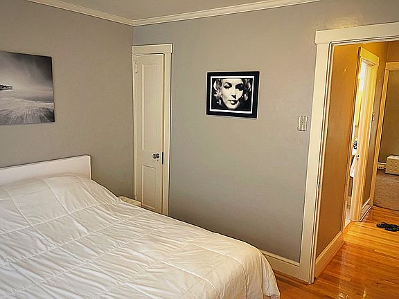 Front bedroom 2 closets