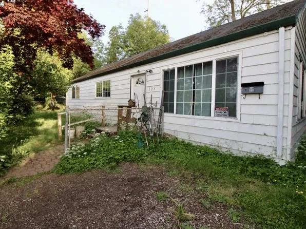 103 Birch Ave, Wood Village, OR 97060
