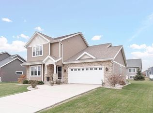 9907 White Fox Ln, Middleton, WI 53562