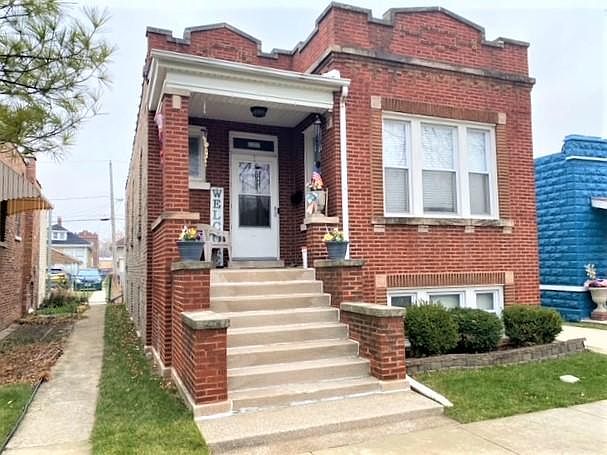 1st image of 2327 S 59th Ave