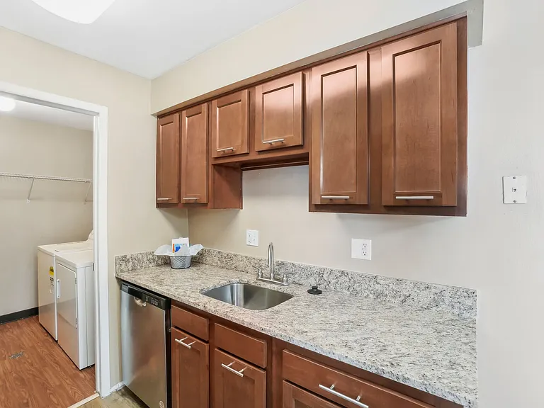 Heights of Novi Apartments — Photo 34