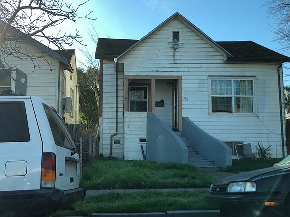 2nd image of 230 E Ellis St