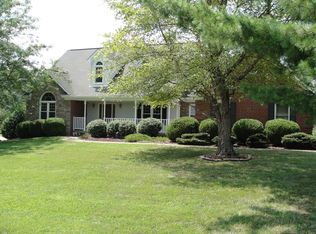 1916 Grand Villa Dr, La Grange, KY 40031