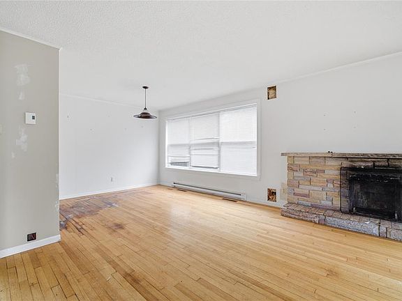 3rd image of 110 Cornwall Avenue