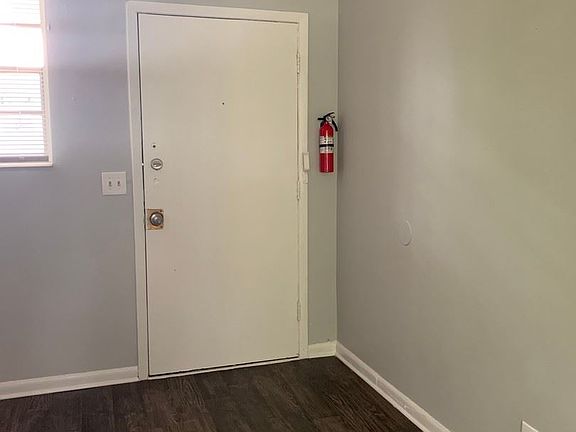 4th image of 1422 Golfair Blvd APT 4