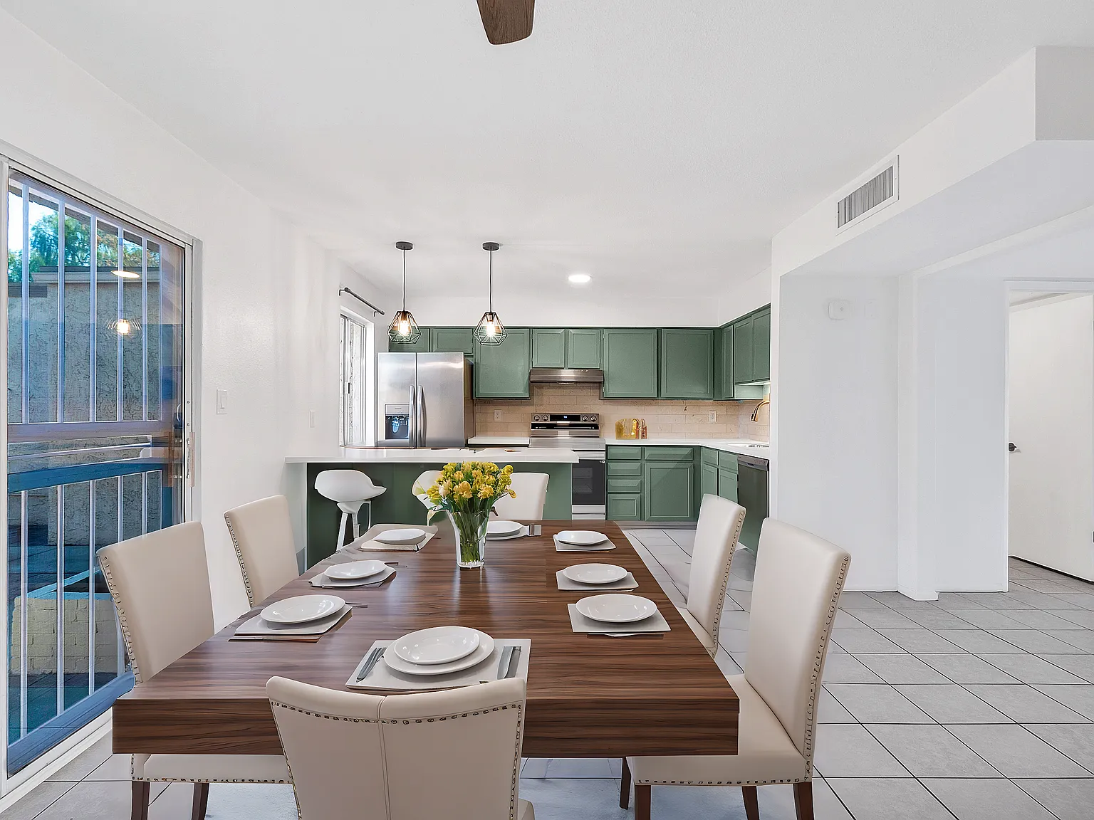 2155 W Farmdale Ave — Photo 4