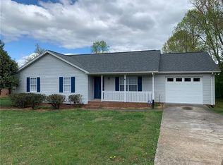 2231 29th Avenue Dr NE, Hickory, NC 28601