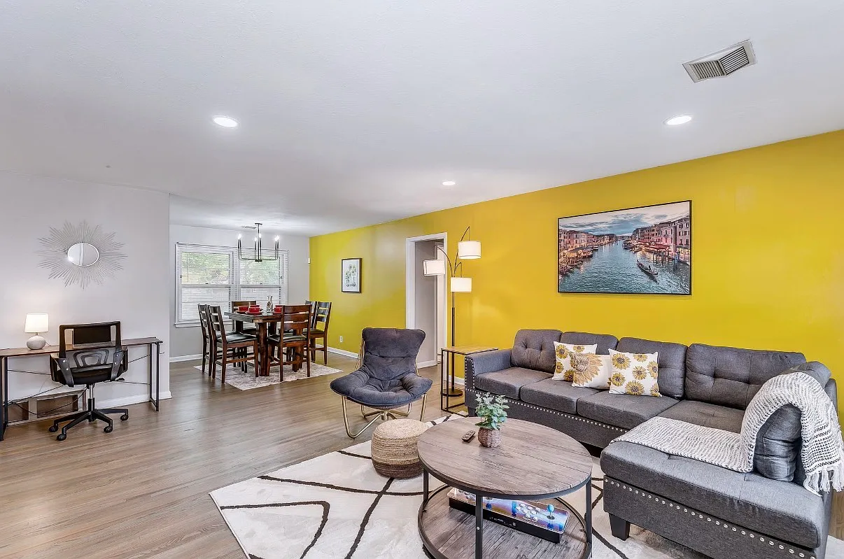 3 bed, 1.5 bath, 1502 sqft, $1,750 — Photo 3