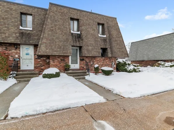 18 Beekman Dr Unit 18, Agawam, MA 01001