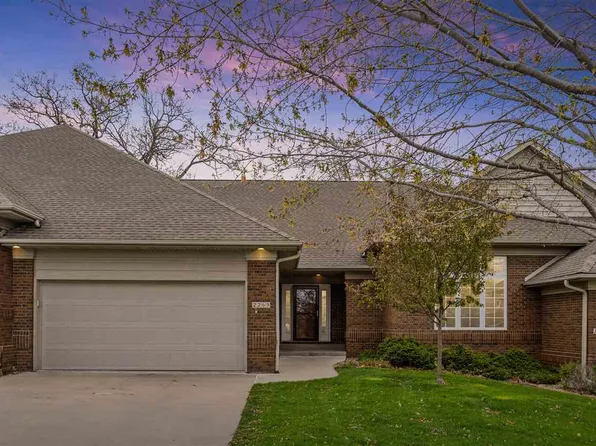 2269 E Grantview Dr, Coralville, IA 52241