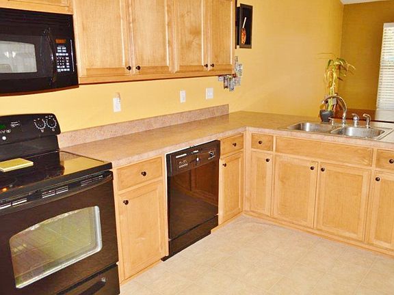 5th image of 2853 Dunsmuir Dr