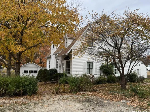 204 SE 1st Ave, Galva, IL 61434