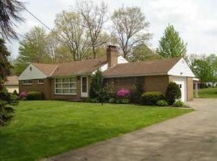 1721 Memorial Dr, Farrell, PA 16121