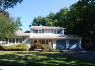 4 Woodland Dr, East Windsor, NJ 08520