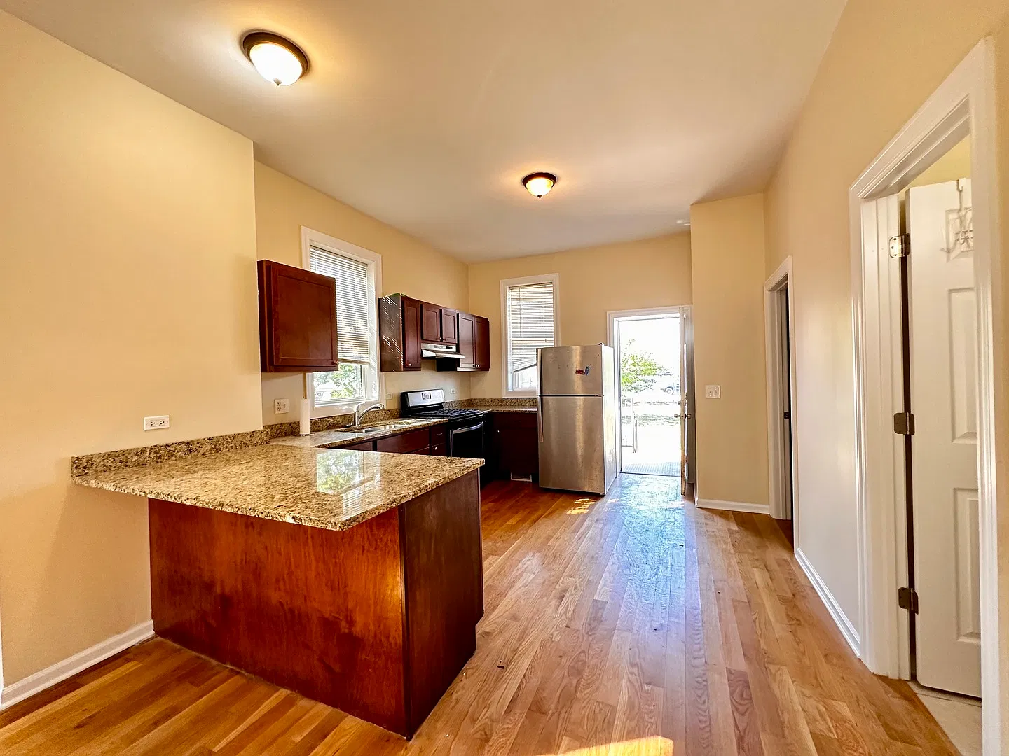2 bed, 800 sqft, $1,399 — Photo 4