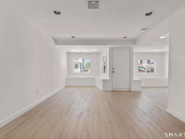 64 Soundview Ave #1 — Photo 16