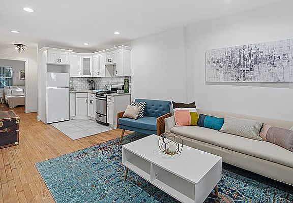 3rd image of 346 Quincy St #1