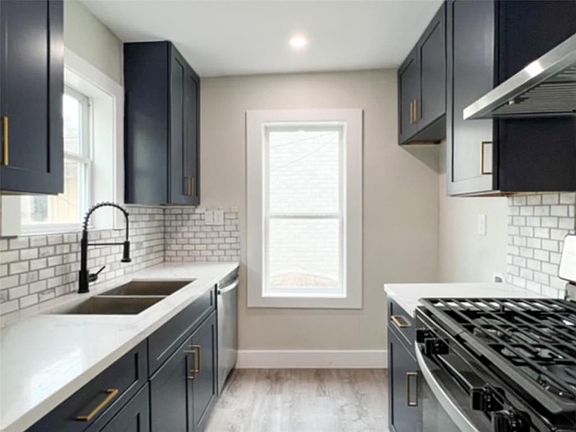 5th image of 4704 Greenbriar Dr