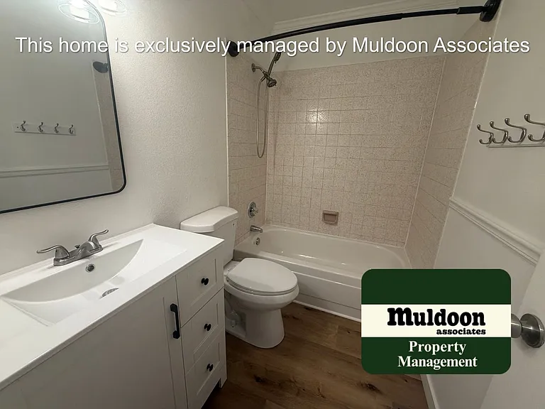 2958 Roche Dr N — Photo 19