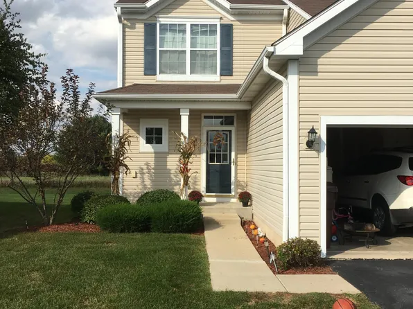 214 Cobblestone Cir, Harvard, IL 60033