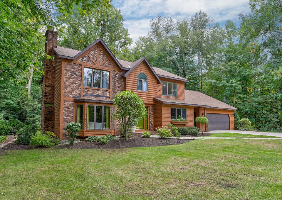 1st image of 293 Dyken Dr