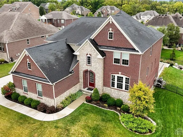 7053 Laurel Oaks Dr, West Chester, OH 45069