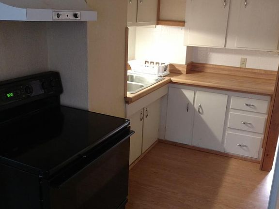 5th image of 1036 Roosevelt St