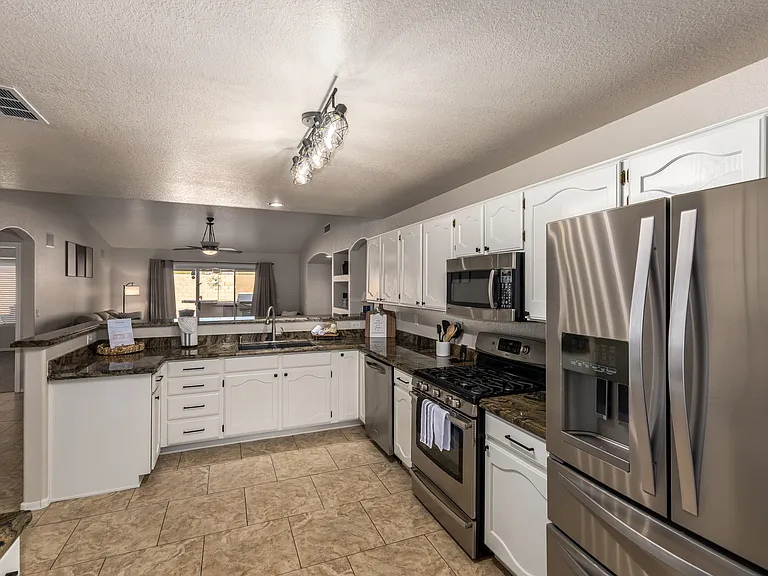6424 E Menlo St — Photo 24