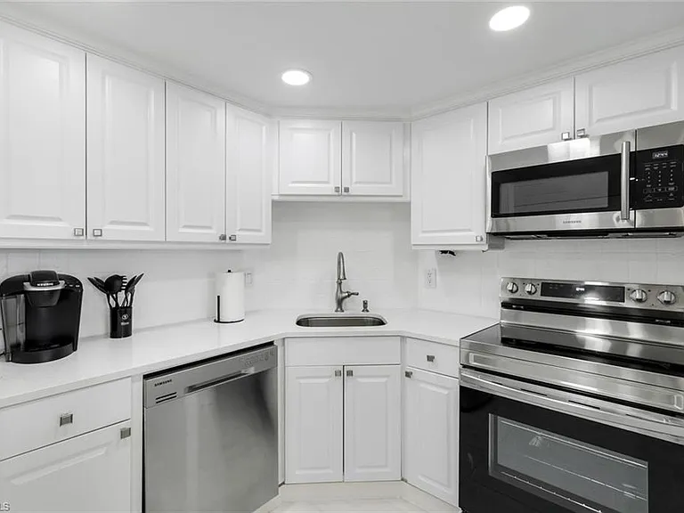 5 Bluebill Ave #410 — Photo 8