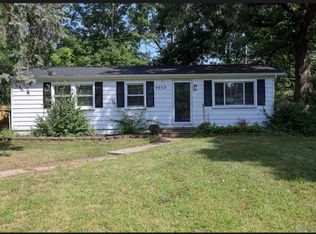 9650 Cooley Lake Rd, White Lake, MI 48386