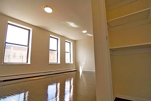 Rented by Owen Olivier, LREB | media 19