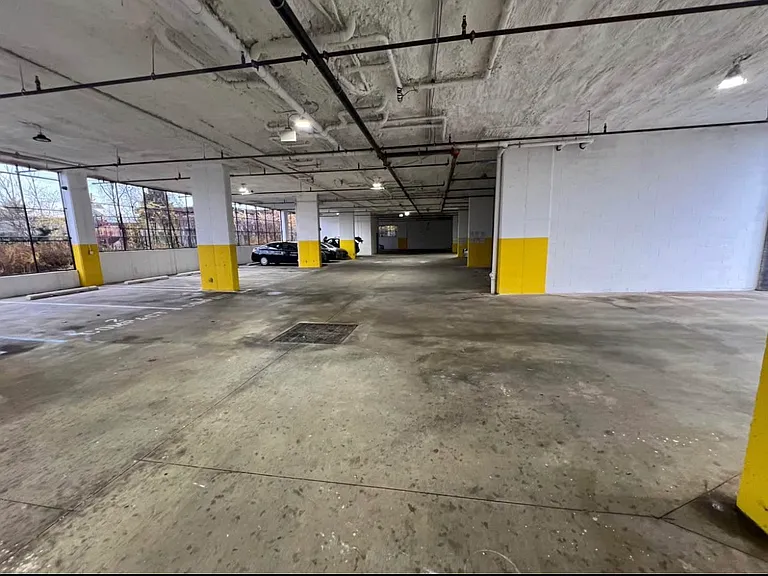 207 Freeway Dr E #3 — Photo 18