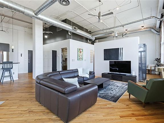 5th image of 3235 Roswell Rd NE Unit 705