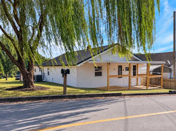 554 4th St, Newport, TN 37821