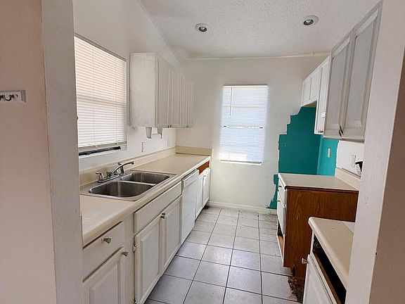 2nd image of 2361 SE 27th Street
