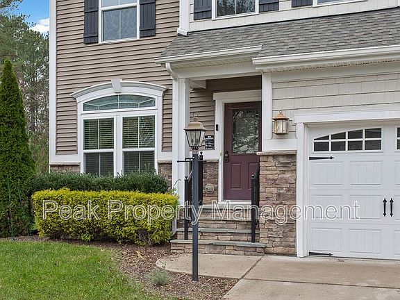 3rd image of 10844 Providence Woods Ln