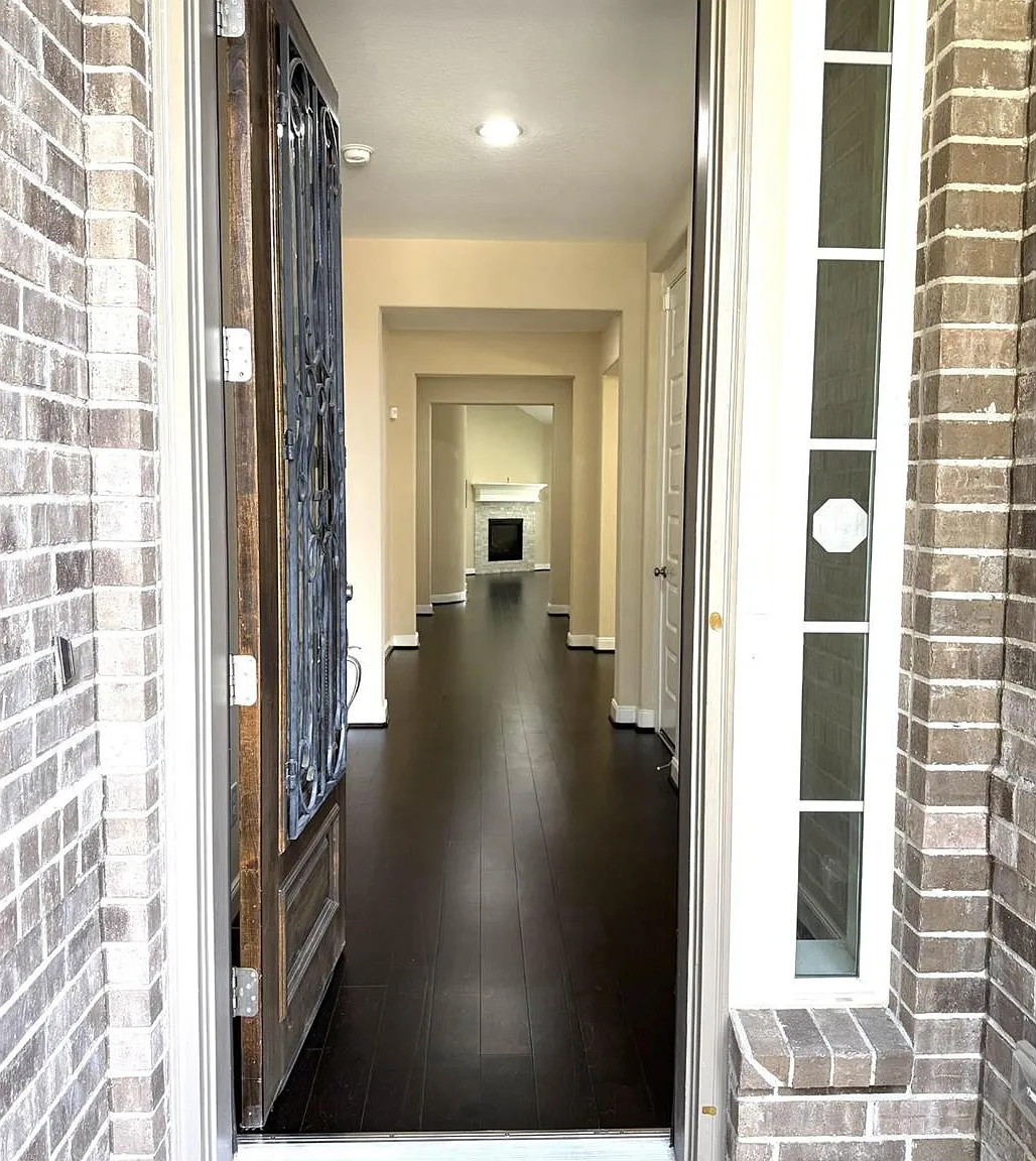 3 bed, 2.0 bath, 2635 sqft, $2,600 — Photo 4