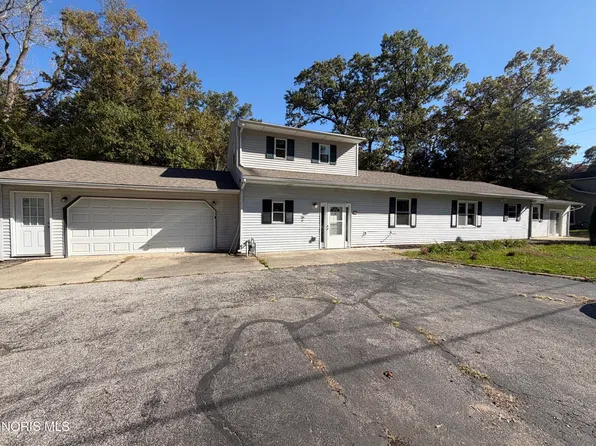 2906 Elmwood Dr, Sylvania, OH 43560